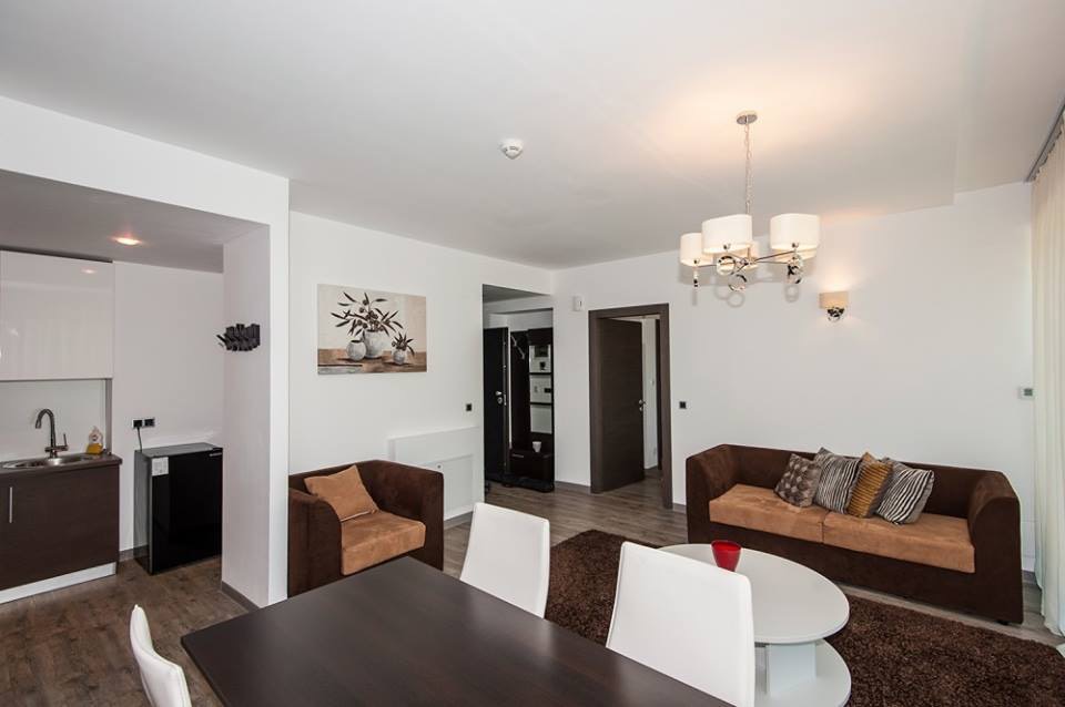 1383250_175623335968336_511985784_n